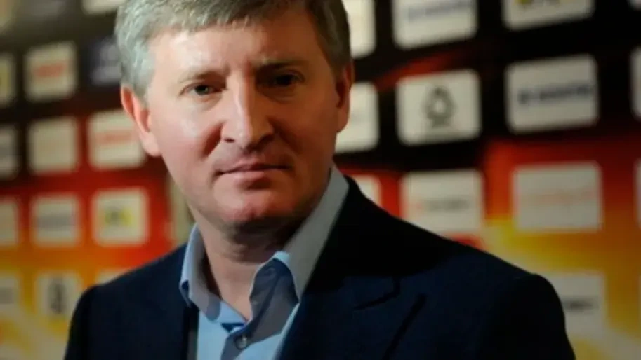 Стало відомо, що говорив Ахметов в роздягальні "Шахтаря" після поразки від англійців